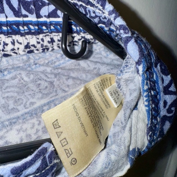 Anthropologie Linen Blend Blue/White Floral Capris - Picture 7 of 10